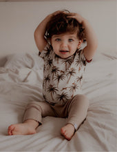 Afbeelding in Gallery-weergave laden, T-shirt Palmtrees & Monkeys