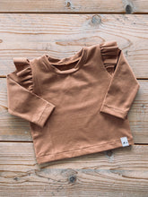 Afbeelding in Gallery-weergave laden, Ruffle Shirt Camel