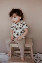 Afbeelding in Gallery-weergave laden, T-shirt Palmtrees & Monkeys