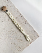 Charger l'image dans la galerie, Attache-tétine macramé - crème